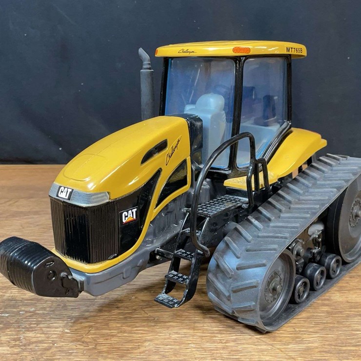 CHALLENGER MT765B