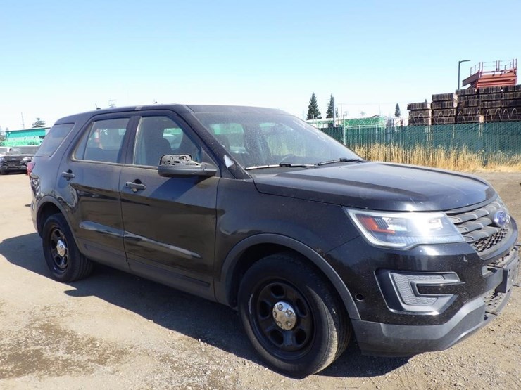 2017-ford-explorer-image-2