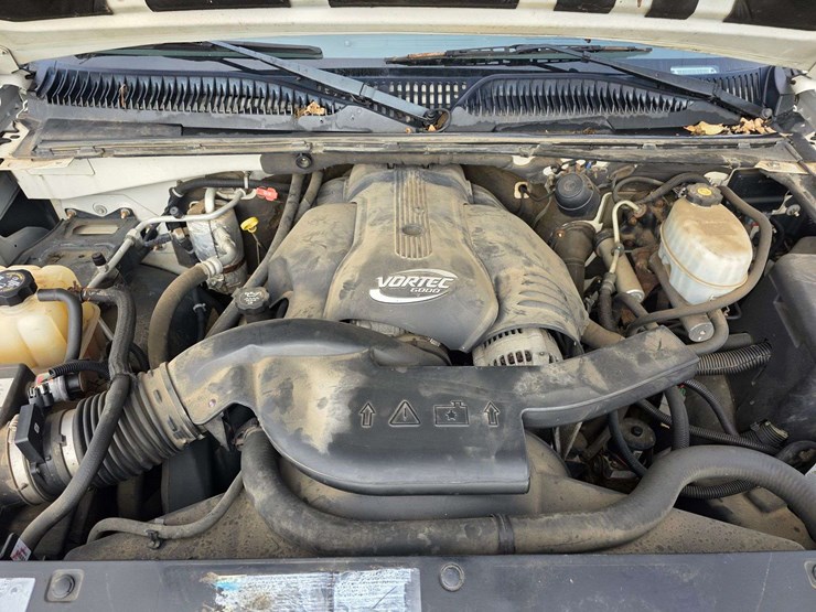 2003-cadillac-escalade-image-59