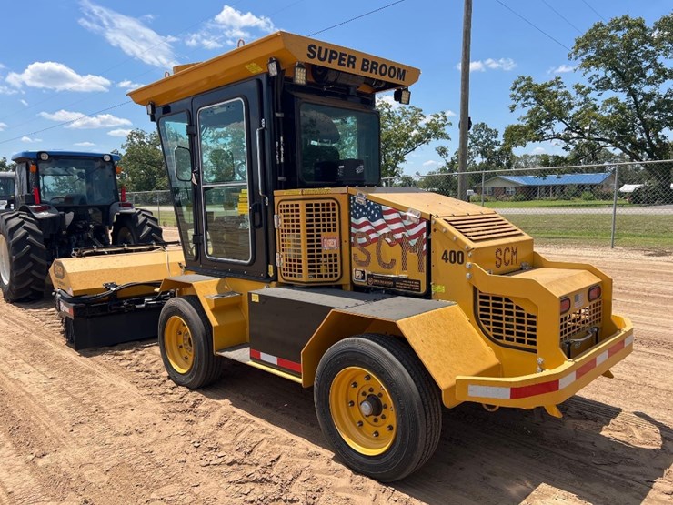 2023-smith-challenger-scm-400-sweeper-image-2