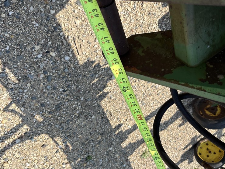 john-deere-845-image-10