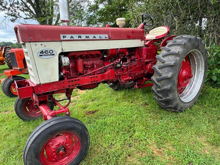 ih-460-tractor-image-9