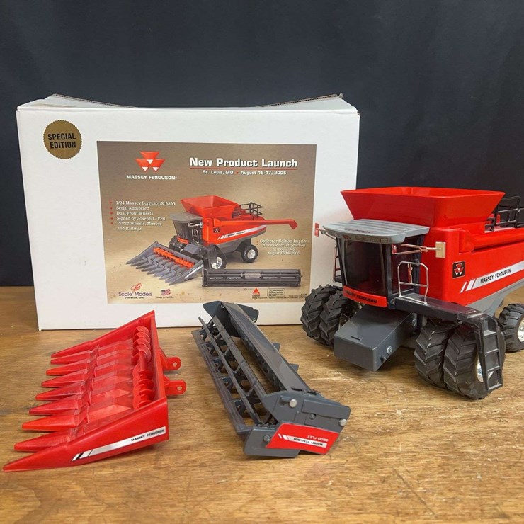 1/24 MF 9895 Combine 2006 Product Launch NIB SM