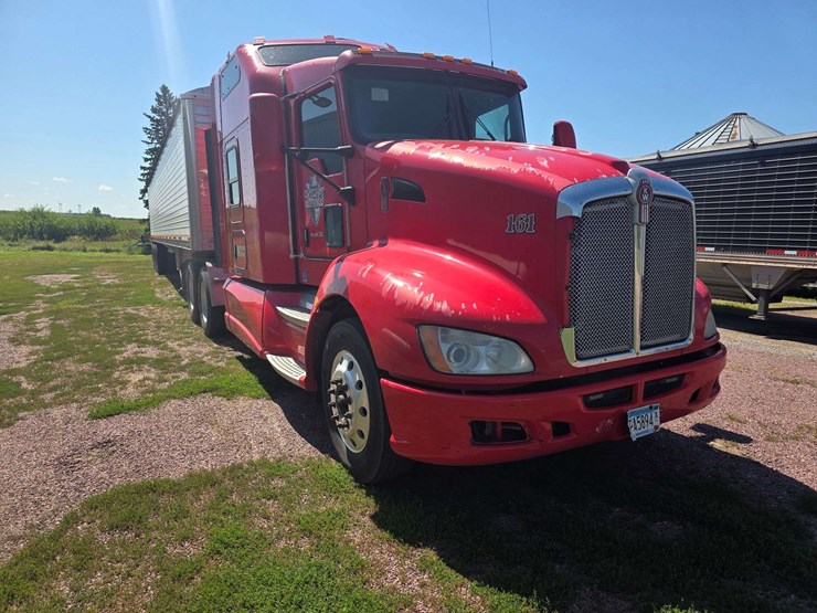 2013-kenworth-t660-image-6