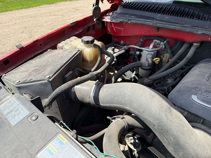 2004-chevrolet-2500hd-image-37