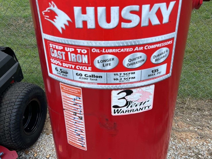 husky-upright-air-compressor-image-3