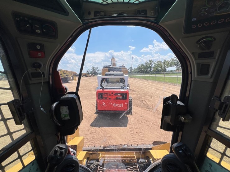 2019-caterpillar-299d2-xhp-image-34