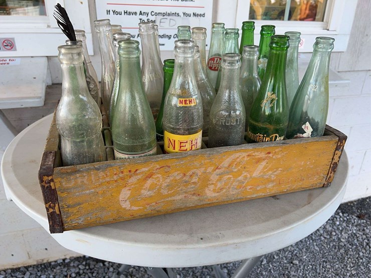 pepsi-wood-crate-of-classic-glass-soda-bottles-image-1
