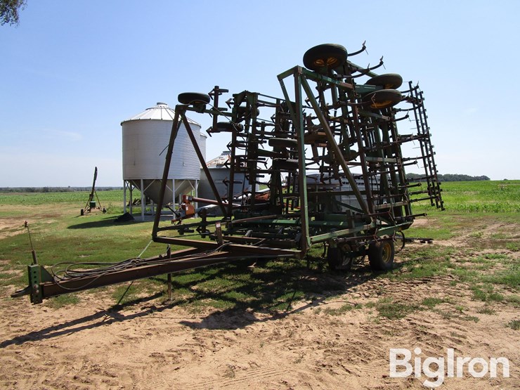 john-deere-1060-image-1