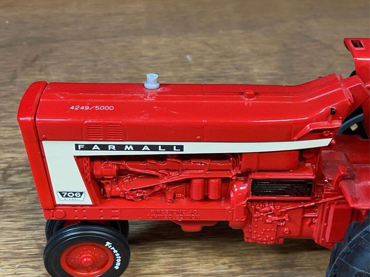 1/16-farmall-706-firestone-nib-ertl-image-10