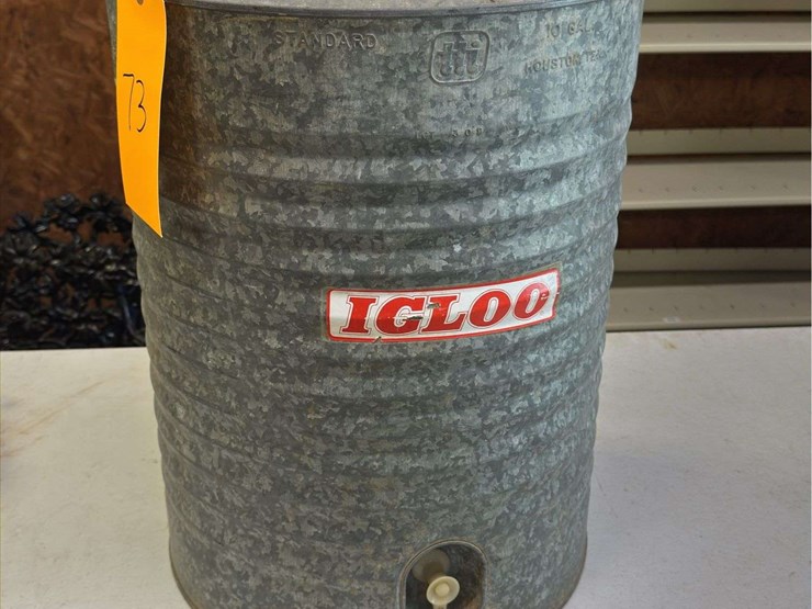 igloo-metal-water-cooler-image-3