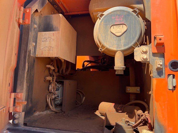 hitachi-zaxis-250lc-6n-excavator-image-21