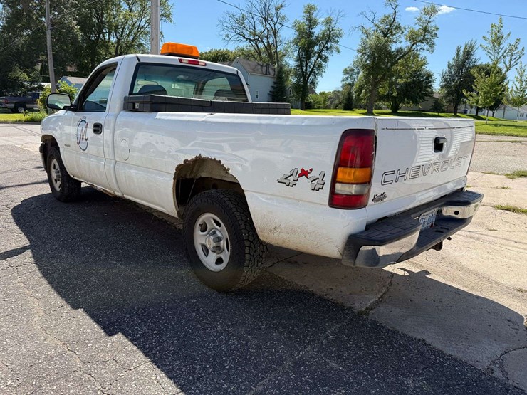2001-chevrolet-1500-image-2