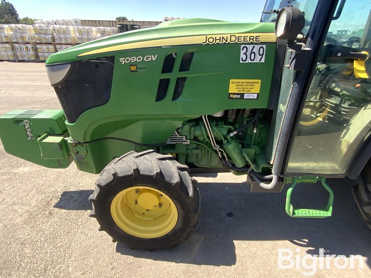 2018-john-deere-5090gv-image-12