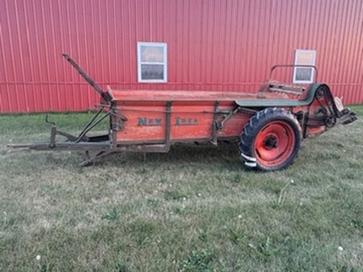 new-idea-12a-manure-spreader-image-9
