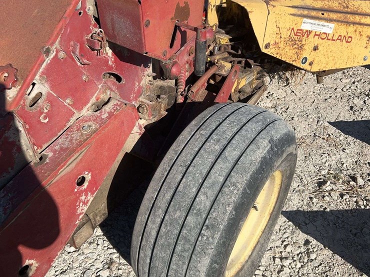 new-holland-890-image-10