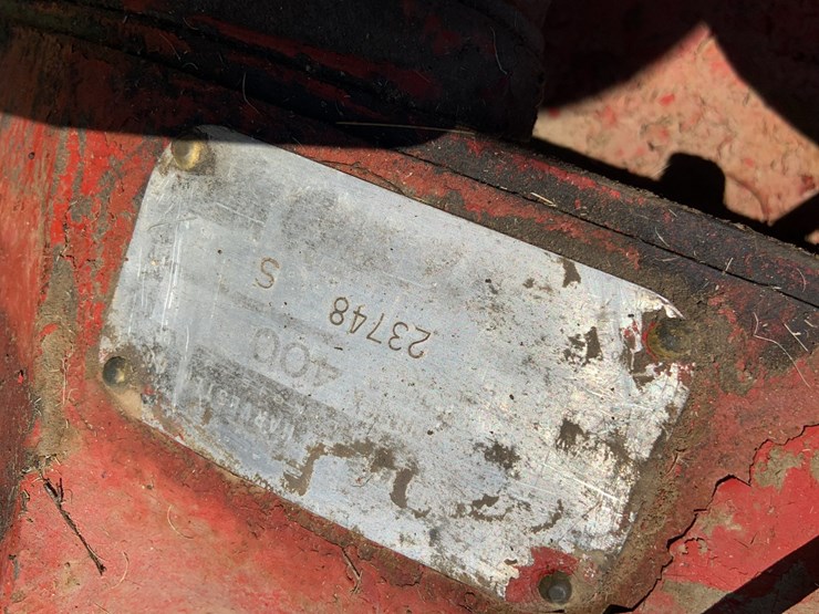 farmall-400-tractor-image-16