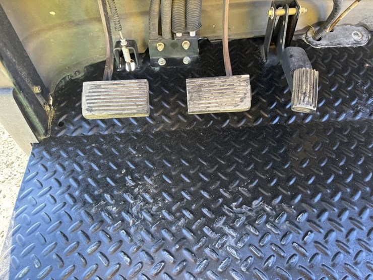 john-deere-gator-image-21
