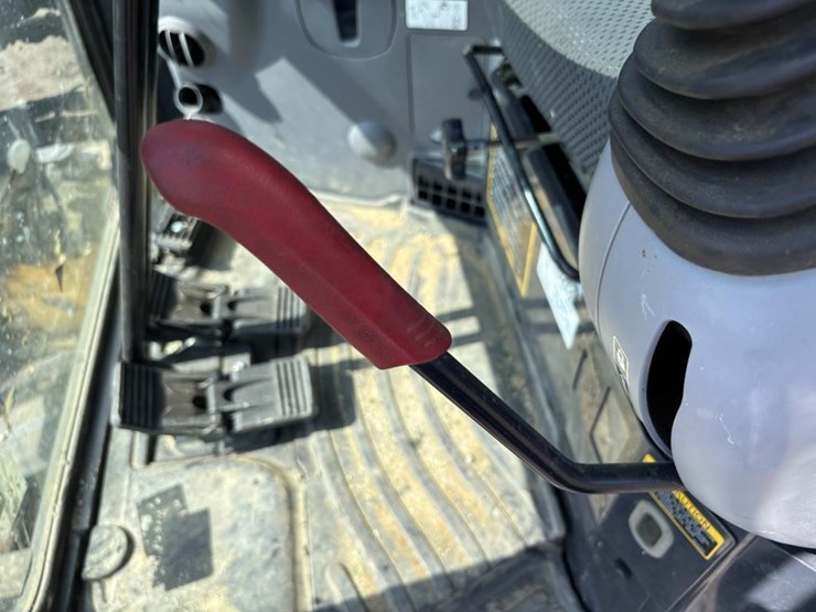 2023-deere-60g-image-30