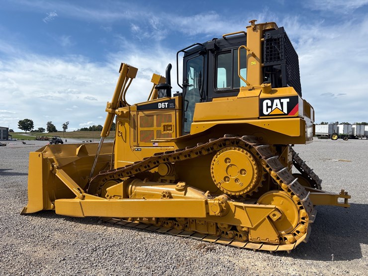 2007-caterpillar-d6t-xl-image-7