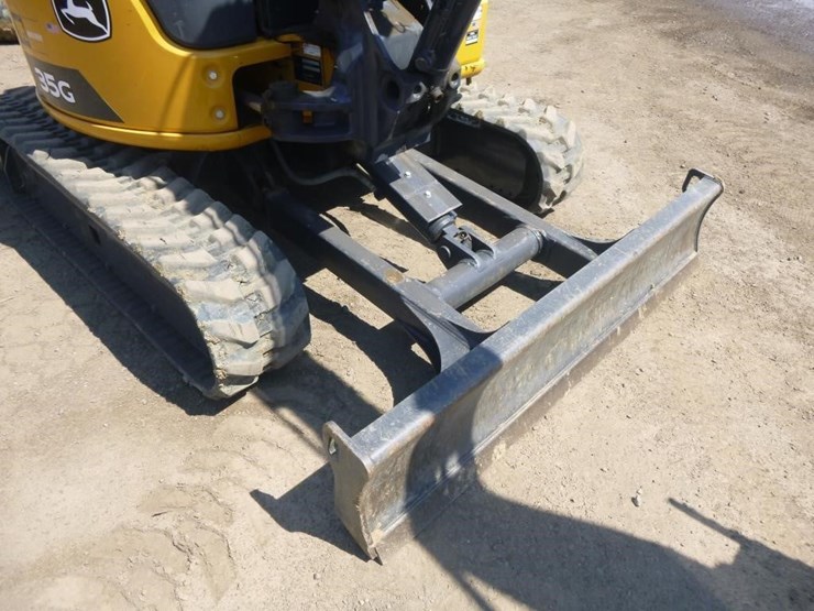 2022-deere-35g-image-21