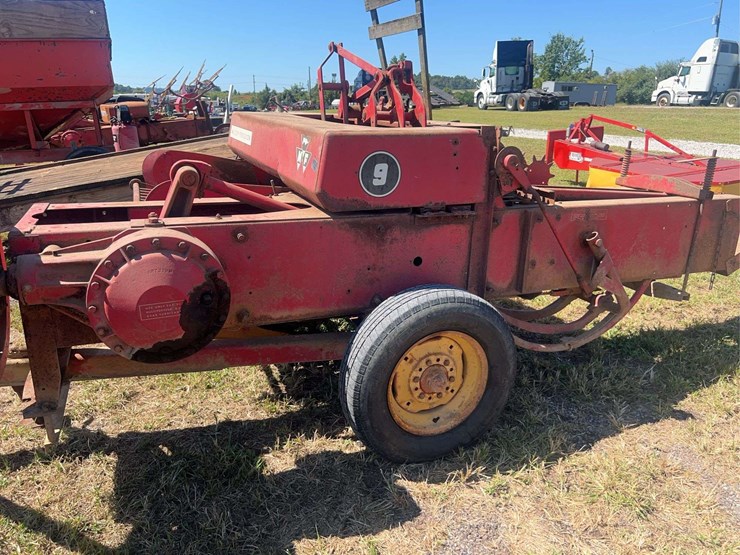 massey-ferguson-9-image-1
