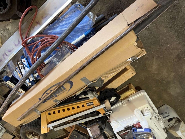 pallet-of:-stove-piping,-ridgid-table,-brushes,-foam-pipe-insulation ,-buying-all-for-one-money-image-9