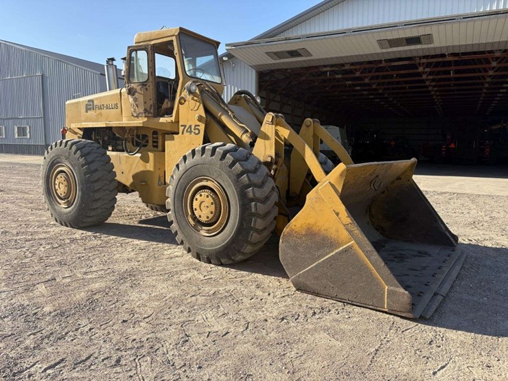 allis-chalmers-745-wheel-loader,-23.5-25-tires,-20-ply-fronts,-16-ply-rears,-115”-material-bucket,-w-image-1