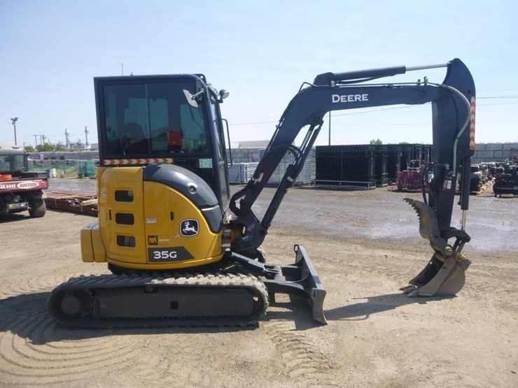 2022-deere-35g-image-28