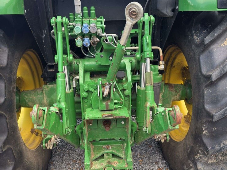 2020-john-deere-6120e-image-19