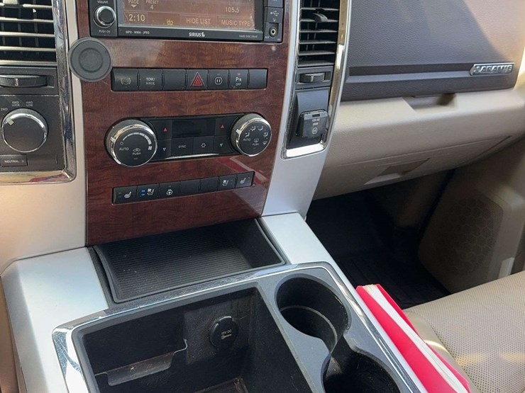 2010-dodge-3500-image-16
