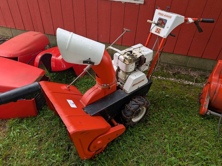 #3015-•-simplicity-sno-away-snowblower-image-2
