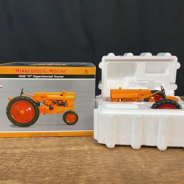 1/16 MM IT Experimental Tractor NIB SC