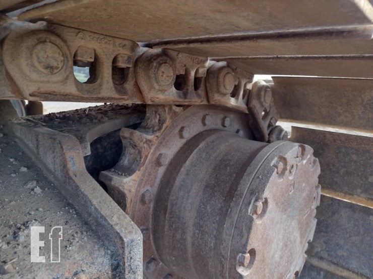 2010-deere-120d-image-27