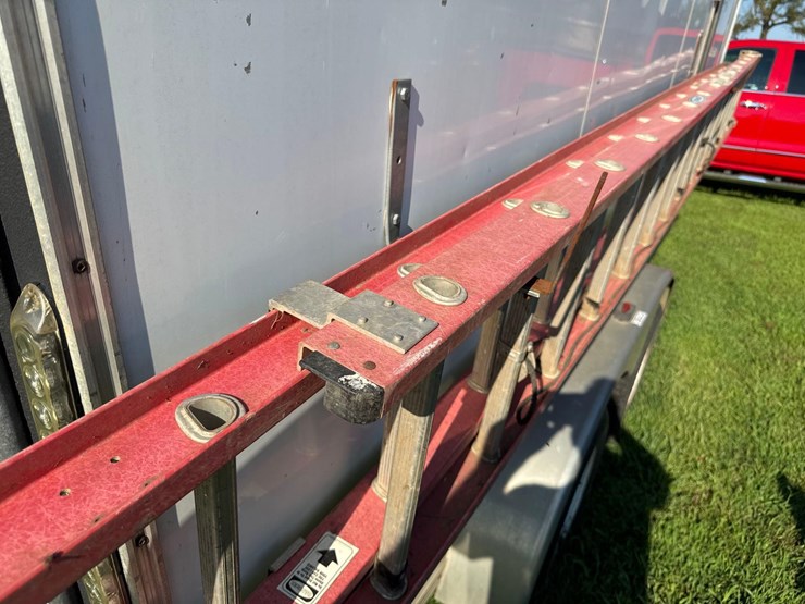 28’-fiberglass-ext-ladder-image-2