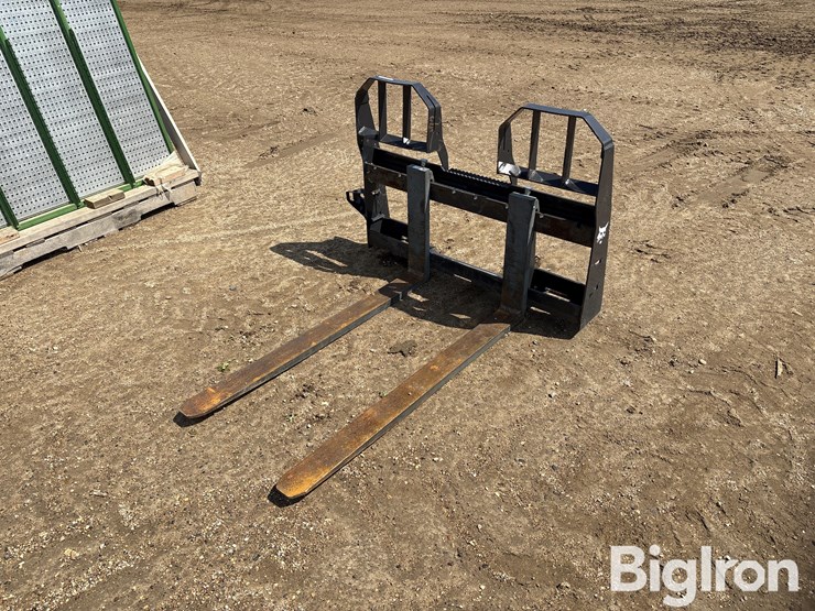 bobcat-48”-hd-walk-thru-skid-steer-pallet-forks-image-1