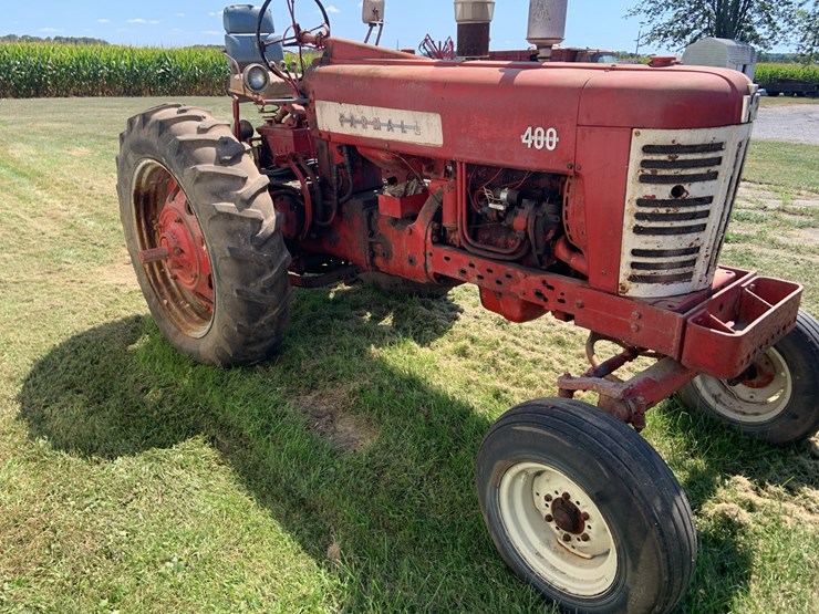 farmall-400-tractor-image-13