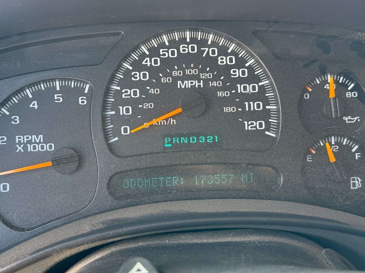 2004-chevrolet-2500hd-image-47