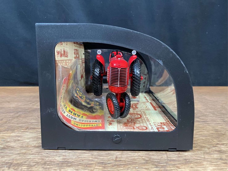 1/16-graham-bradley-tractor-dcp-image-5