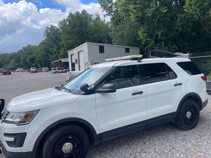 2018-ford-explorer-image-2
