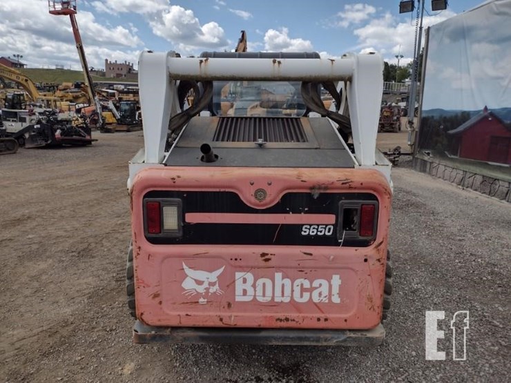 2012-bobcat-s650-image-4