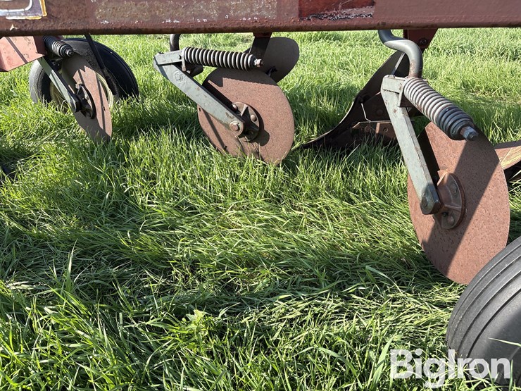 morris-/-melroe-6-bottom-plow-packer-drill-image-20