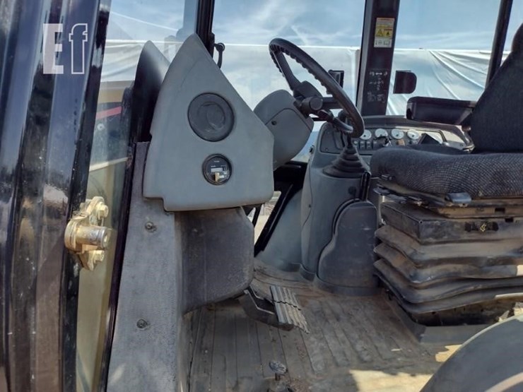 2004-caterpillar-420d-image-15
