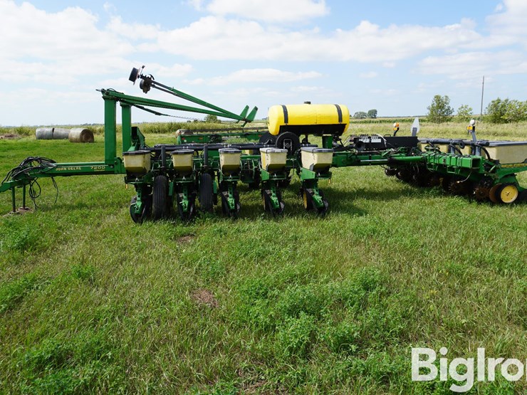 john-deere-7200-image-8