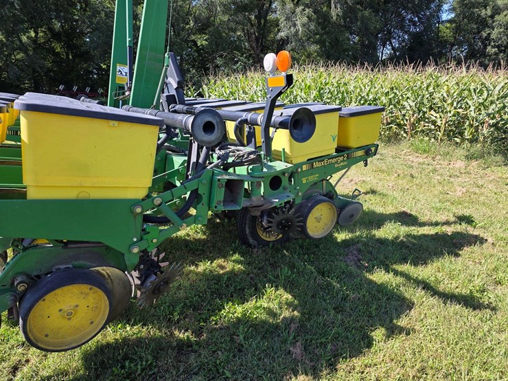 john-deere-7200-image-16