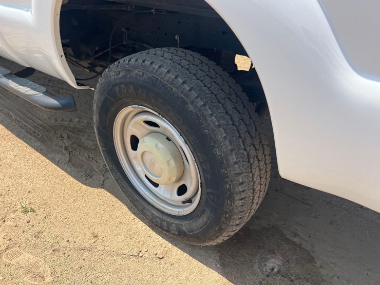 2016-ford-f250-xl-image-25