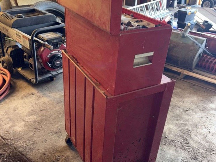 craftsman-tool-chest,-9-drawers,-with-contents-image-4