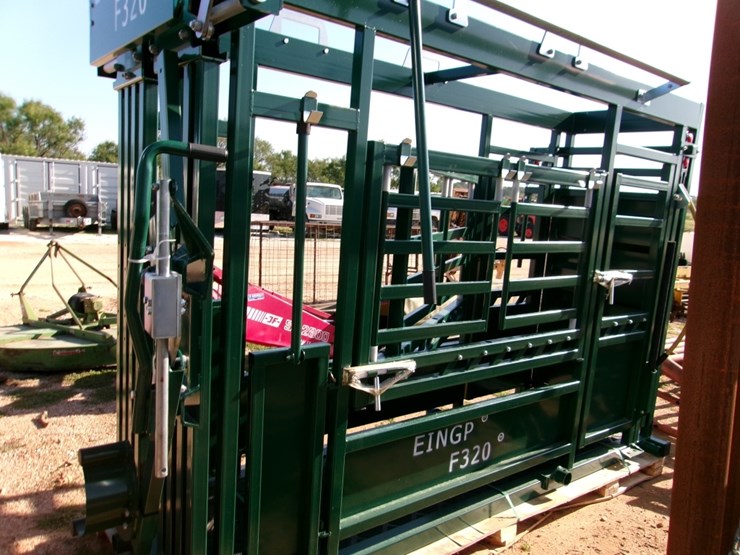 squeeze-chute-&-head-catch-image-3