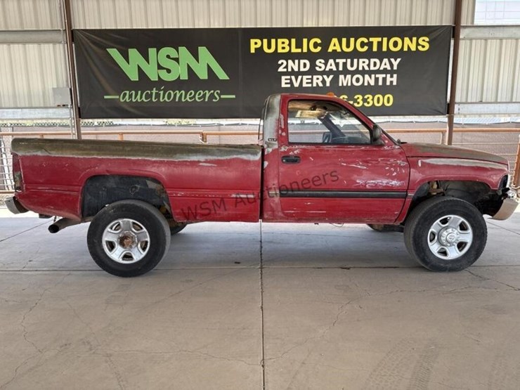 1994-dodge-ram-2500-image-1