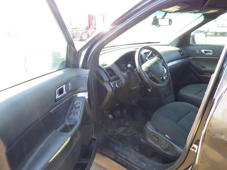 2018-ford-explorer-image-5